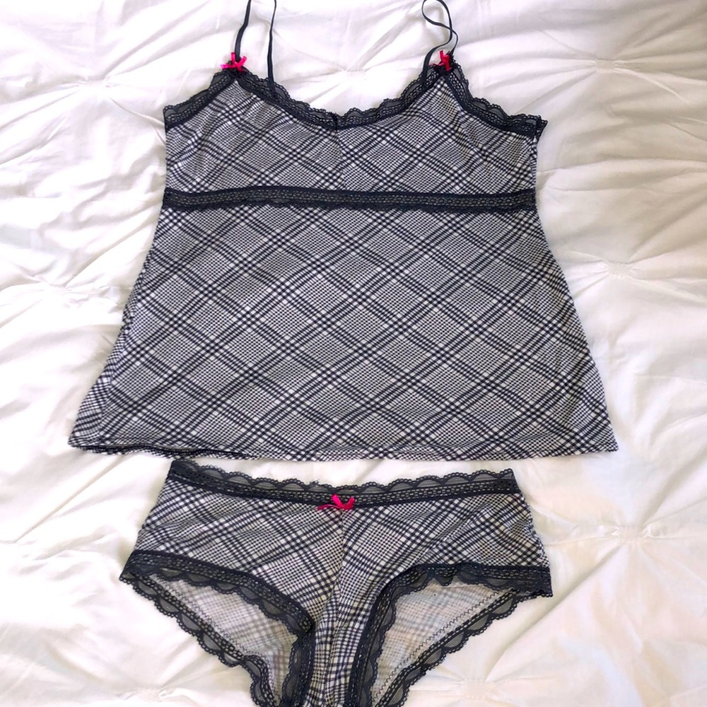 2/$6 Plume shorty pajamas sz M - Picture 1 of 2